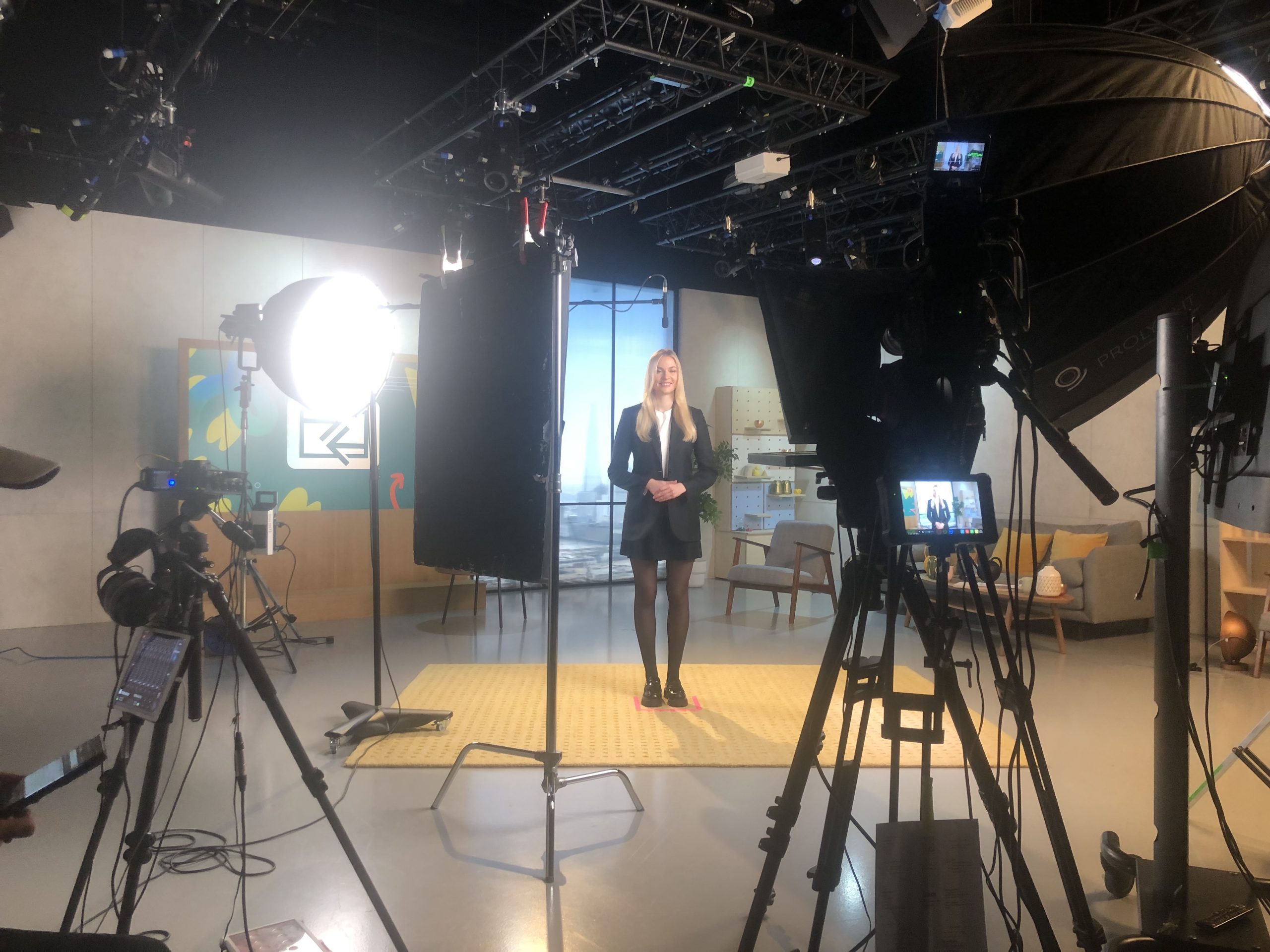 You Tube teleprompter autocue teleprompting operator